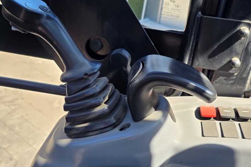 OmecoHub - Immagine JCB 403SP